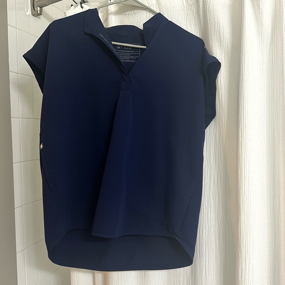 Rafaela Figs Scrub Top Navy